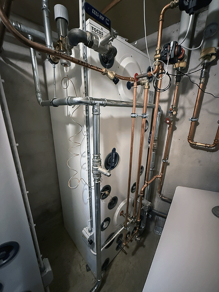 GTV Hybrid-ackumulatortank levererad av Metro Therm och installerad av LJ Rörteknik på Christinelunds gård i Vassmolösa